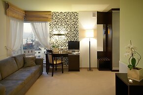 Hotton Hotel