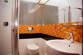 Hotton Hotel