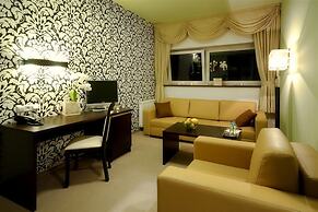 Hotton Hotel