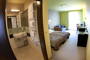 Hotton Hotel