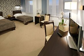 Hotton Hotel