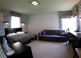 Hotton Hotel
