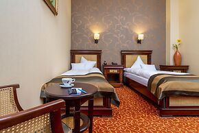 West City Hotel