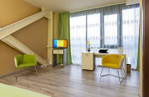 West City Hotel