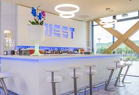 West City Hotel