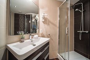 Celenga Apartments with free offsite parking