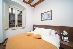 Celenga Apartments with free offsite parking