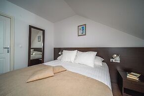 Celenga Apartments with free offsite parking