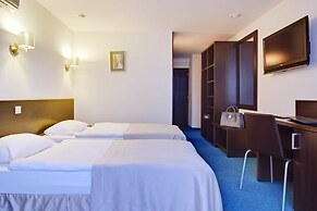 Tourist Hotel
