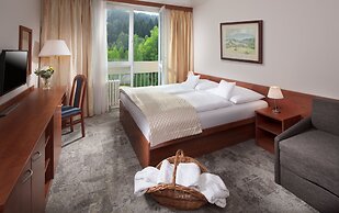 Pinia Hotel & Resort