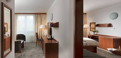 Pinia Hotel & Resort