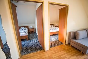 Viktória Hotel