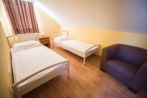 Viktória Hotel