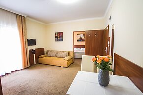 Viktória Hotel