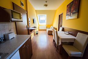 Viktória Hotel