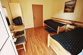 Viktória Hotel