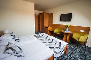 Viktória Hotel