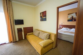 Viktória Hotel
