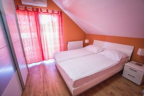 Viktória Hotel