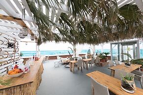 Parthenon Hotel