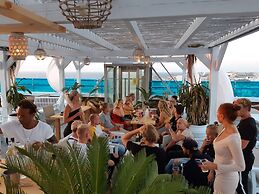 Parthenon Hotel