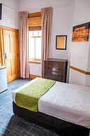The Cambridge Hotel & Backpackers