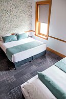 The Cambridge Hotel & Backpackers