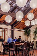 The Cambridge Hotel & Backpackers