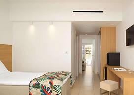 High Beach Hotel