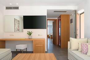 High Beach Hotel