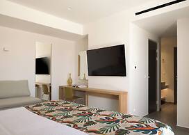 High Beach Hotel