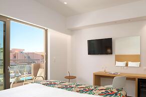 High Beach Hotel