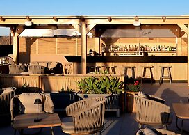 High Beach Hotel