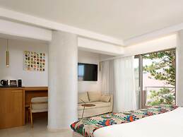 High Beach Hotel