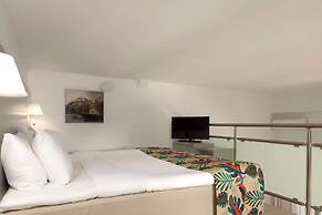 High Beach Hotel