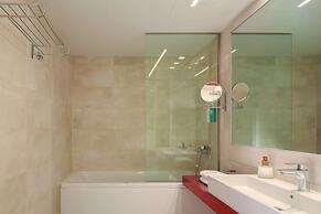 High Beach Hotel