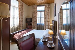 Dias Hotel