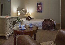 Dias Hotel