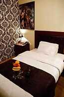Dias Hotel