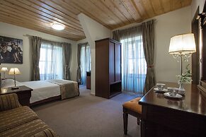 Dias Hotel