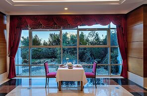 Crowne Plaza Hotel Antalya by IHG