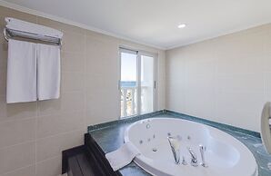 Crowne Plaza Hotel Antalya by IHG