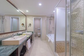 Crowne Plaza Hotel Antalya by IHG
