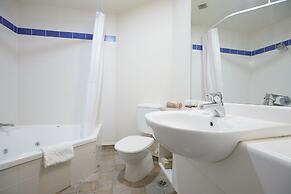 Ventura Inn & Suites Hamilton