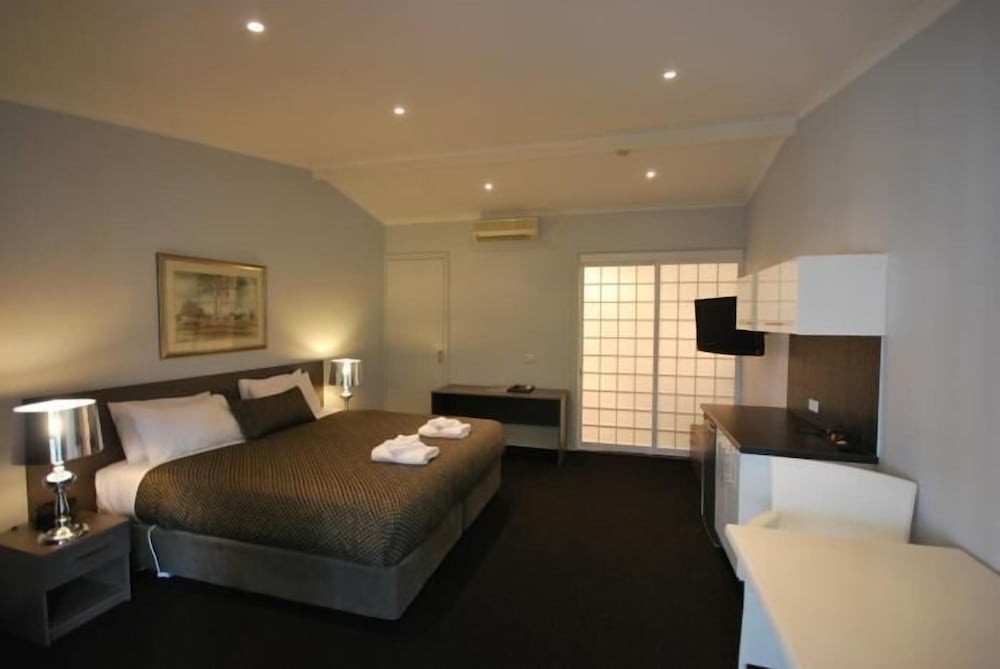 Forest Lodge Resort