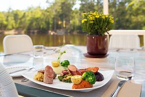 Forest Lodge Resort