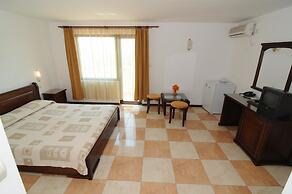 Family Hotel More