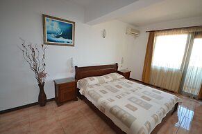 Family Hotel More