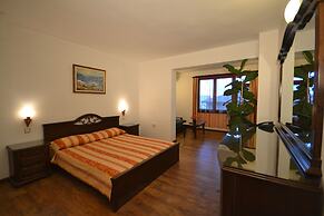 Family Hotel More