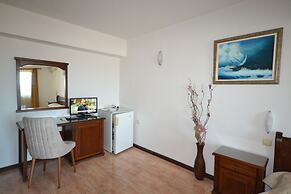 Family Hotel More